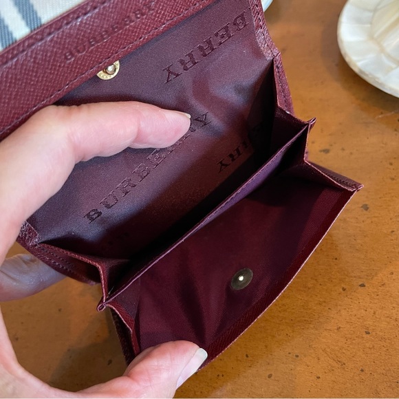 BURBERRY Red Nova-check Canvas Leather Bifold Wallet - Picture 7 of 15